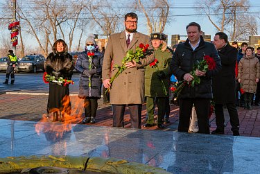 Слава защитникам Отечества!